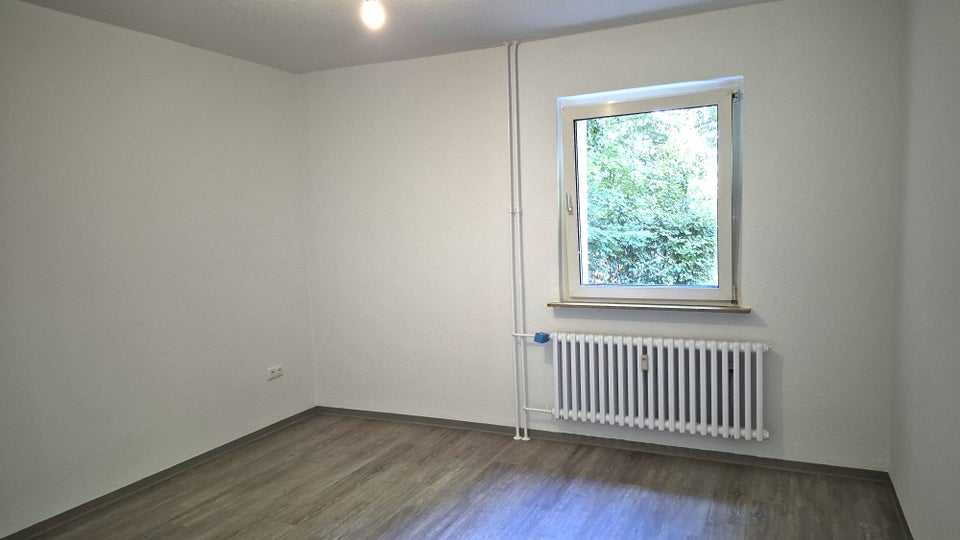 Perfekt für uns: renovierte 2-Zimmer-Wohnung im Grünen - Foto 4