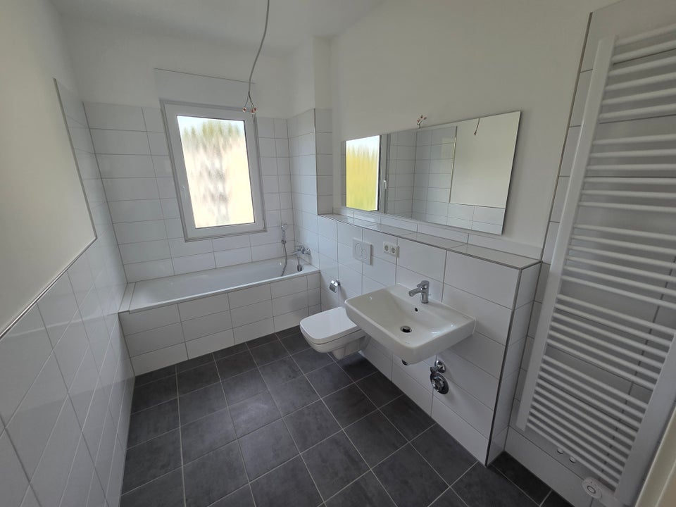 Erstbezug nach Neubau-helle 3-Zimmer-Wohnung! - Photo 3