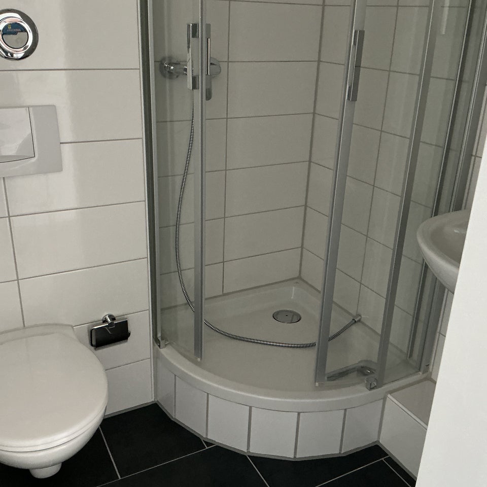 Jetzt besichtigen 2,5-Zimmer-Wohnung mit Balkon - Photo 2