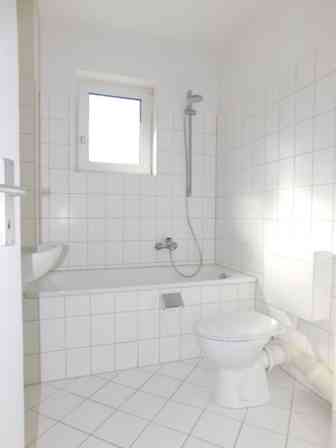 Schöne 2-Raumwohnung renoviert in ruhiger Lage am Crönpark... incl. anstehender Objektmodernisierung - Photo 1