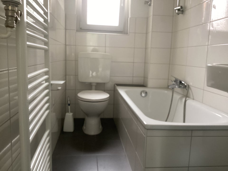 Gepflegte 2-Zimmer-Wohnung mit ca. 48,44 m² Wohnfläche – sofort verfügbar - Foto 2