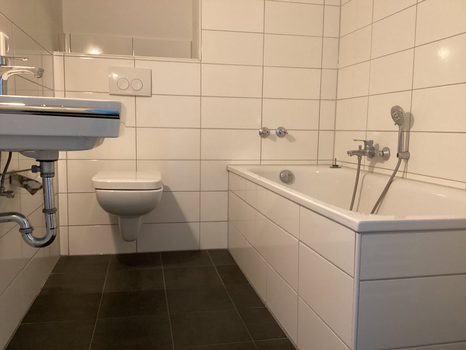 Mitten im Grünen! Schöne 3-Zimmer Wohnung mit Balkon - Photo 1