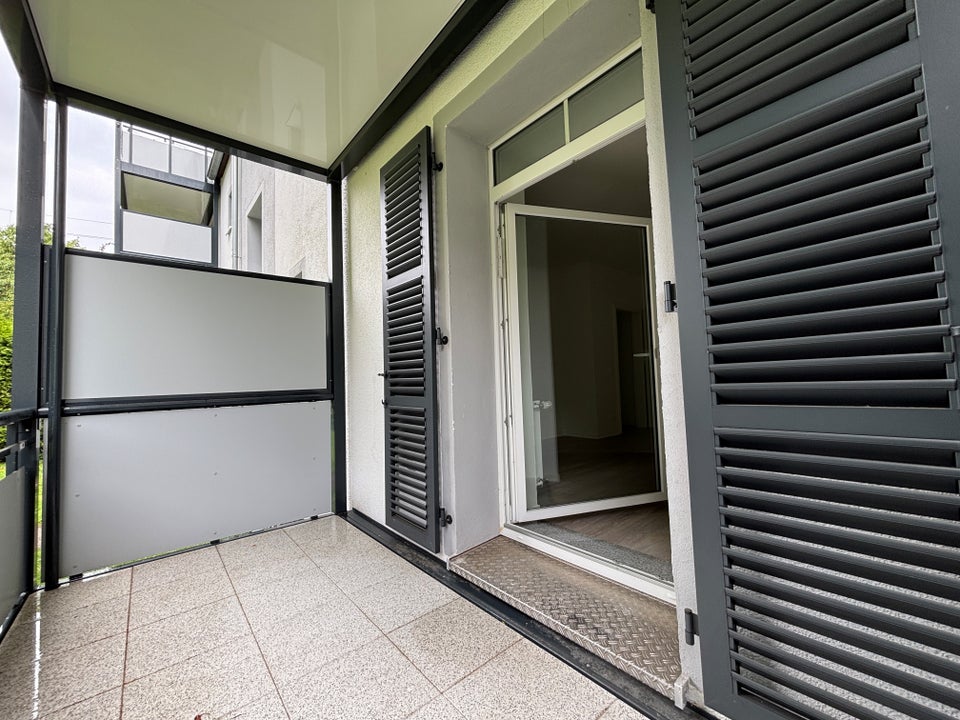 TOP renovierte 2-Zimmer Wohnung im 1.OG mt Dusche - Photo 3