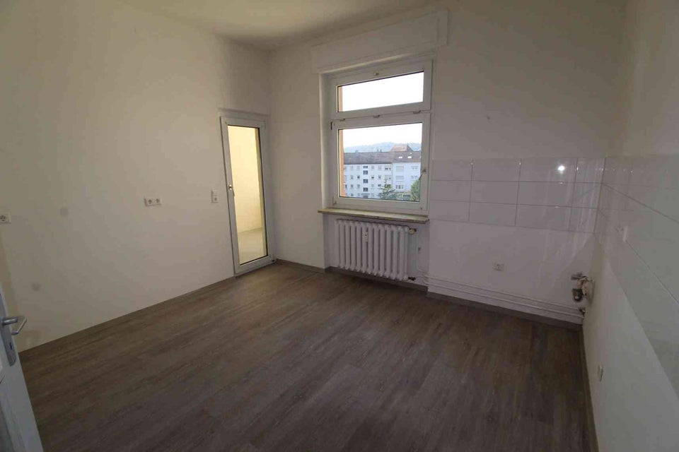 großzügige 4-Zimmer-Wohnung in zentraler Lage - Foto 5