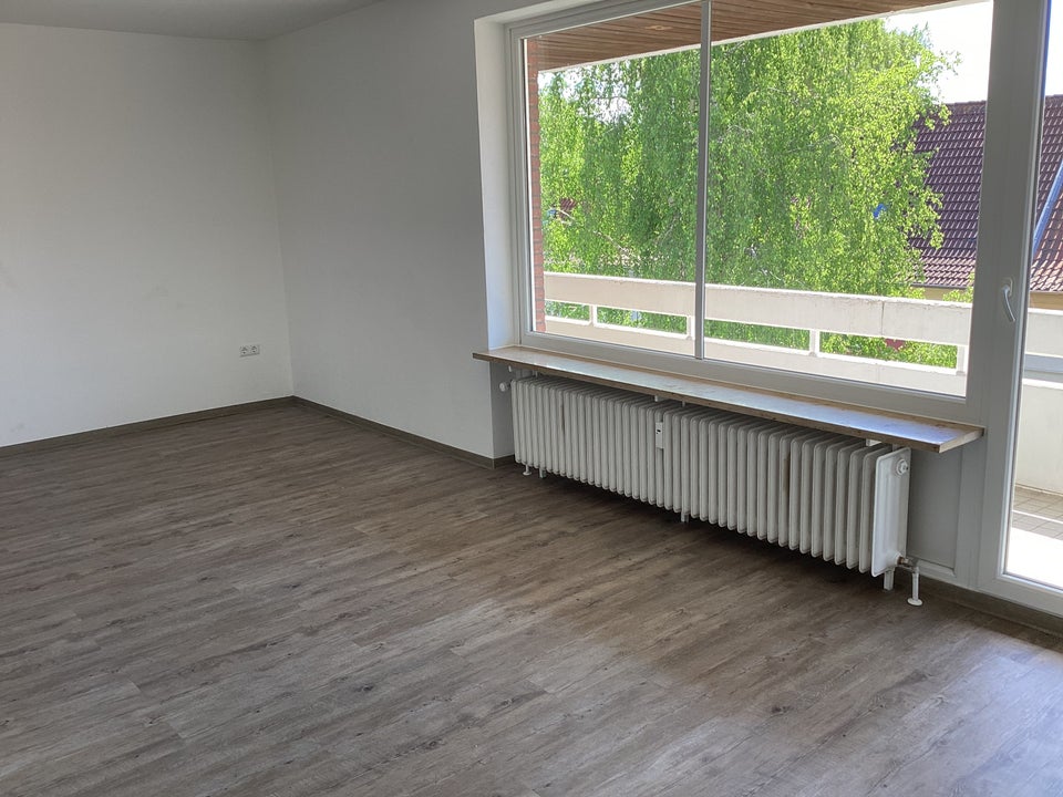 Top Gelegenheit: renovierte 1-Zimmer-Single-Wohnung mit Balkon und Fahrstuhl, sofort anmietbar! - Photo 1