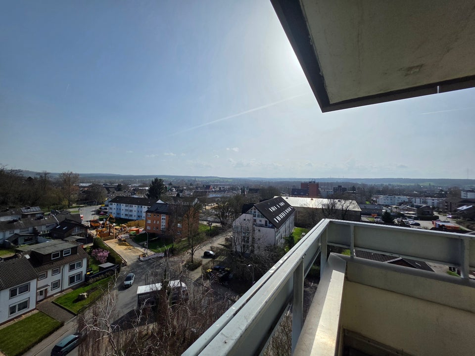 Wohnen mit schöner Aussicht: weitläufige 3-Zimmer-Wohnung - Foto 3