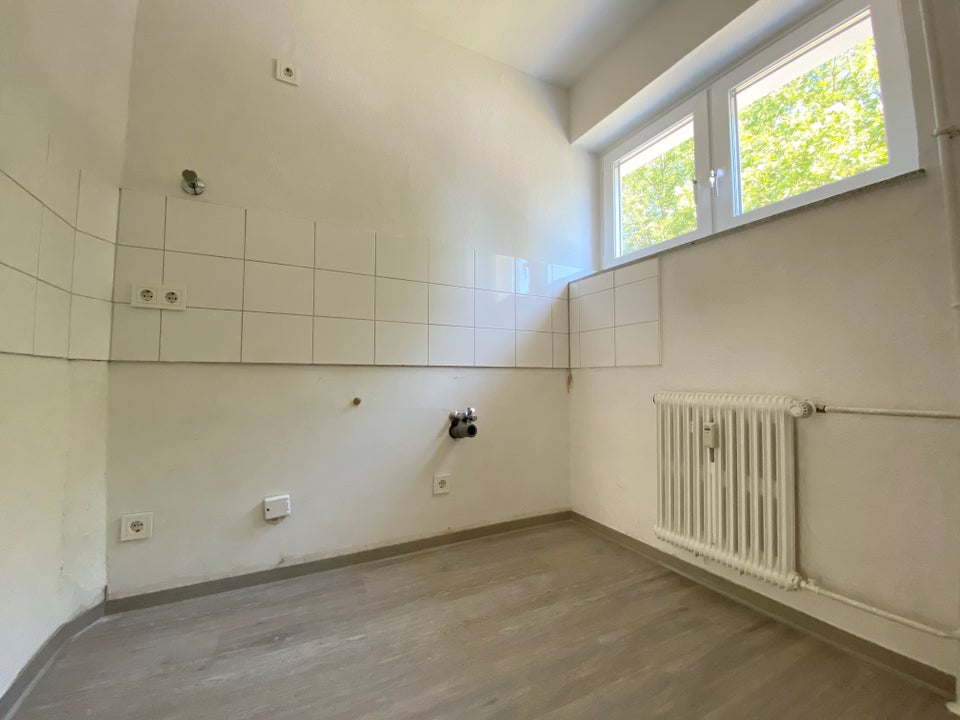 FRISCH renovierte 3-Zimmer im Erdgeschoss mit Dusche! - Foto 1