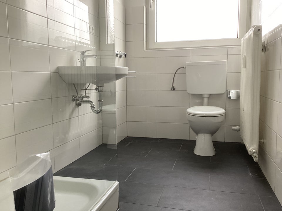 Praktische 2-Zimmer Wohnung mit Balkon sucht Mieter - Photo 2