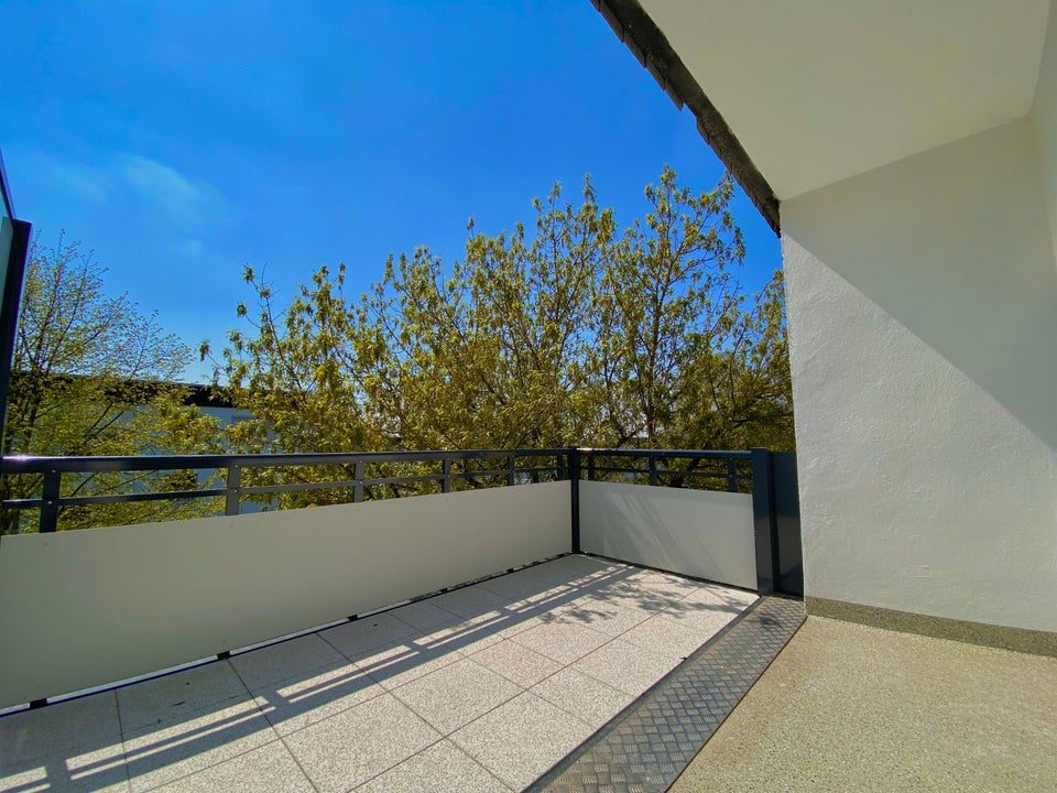 Gemütliche 2-Zimmer-Wohnung mit Einbauküche und Balkon in LEV. Steinbüchel - Photo 2