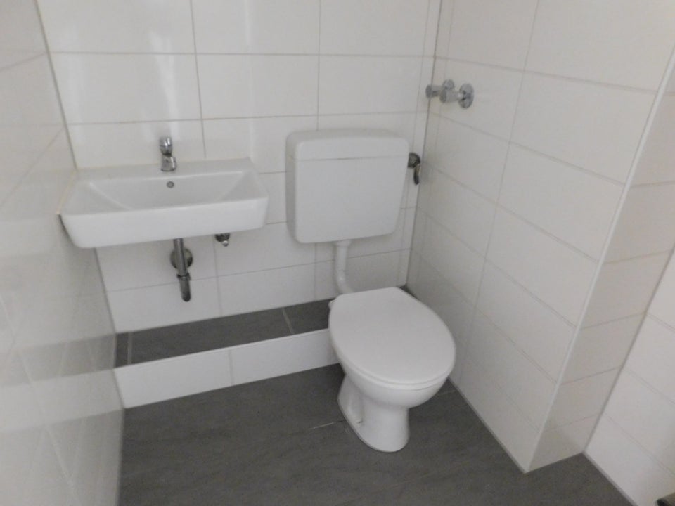 Schön aufgeteilte Familienwohnung im modernisierten Haus, kommen Sie gerne vorbei! - Photo 4