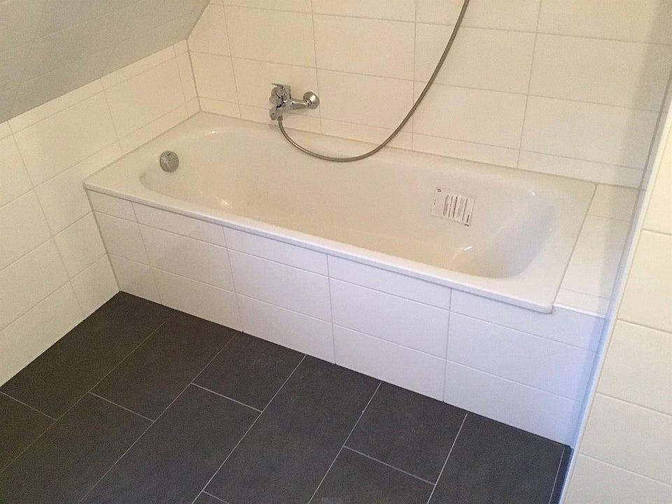 Bezugsfertige, helle 2-Zimmer Wohnung in bevorzugter Lage - Photo 1