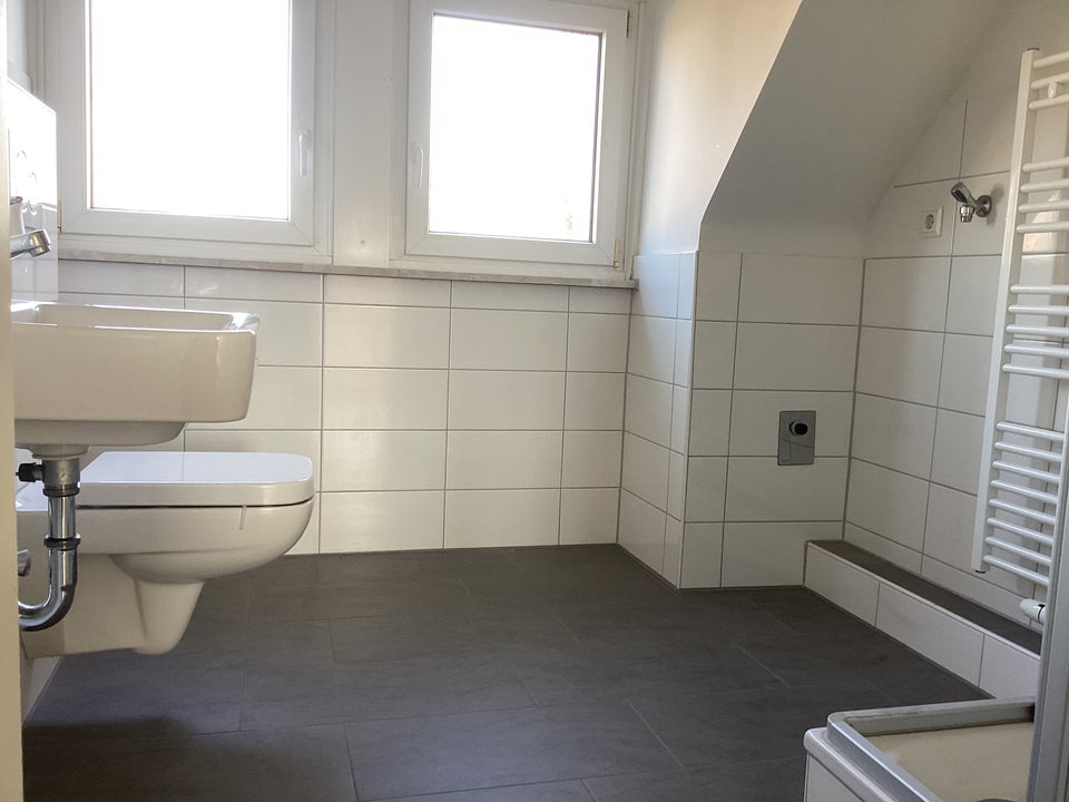 Helle Dachgeschosswohnung in Barsinghausen – perfekt für Singles oder Paare, ca. 49 m²“ - Photo 1