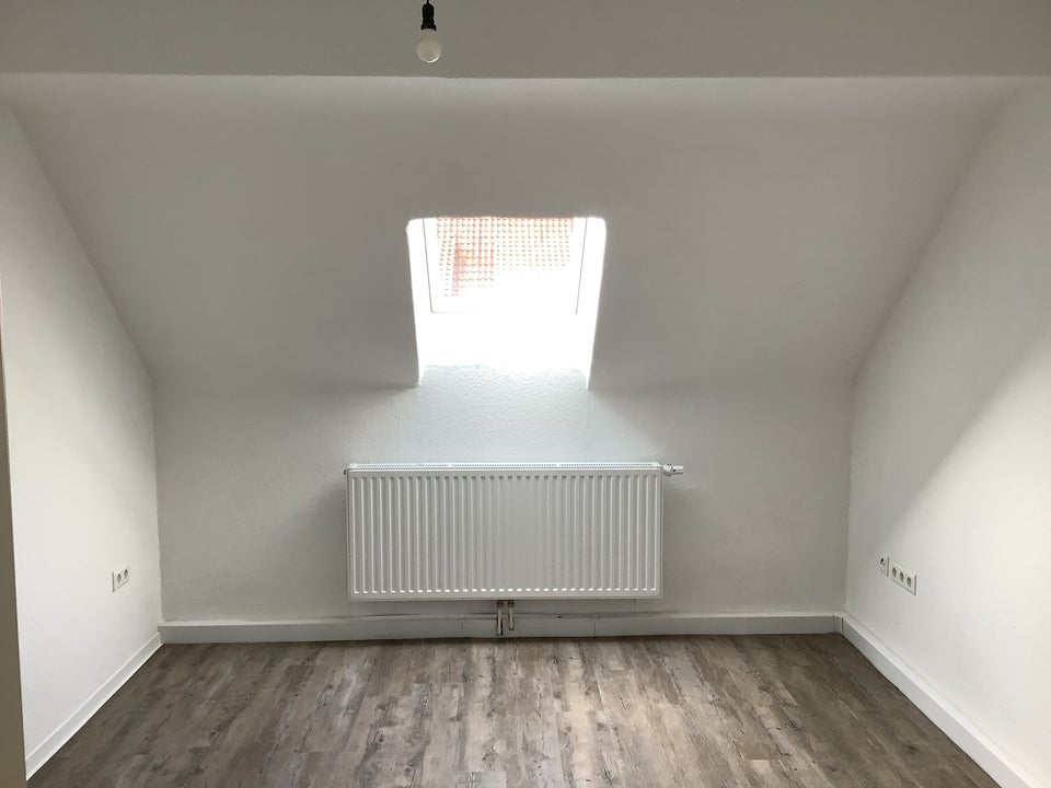 Frisch renovierte 2-Zimmer-Dachgeschoss- Wohnung in Neustadt - Foto 5