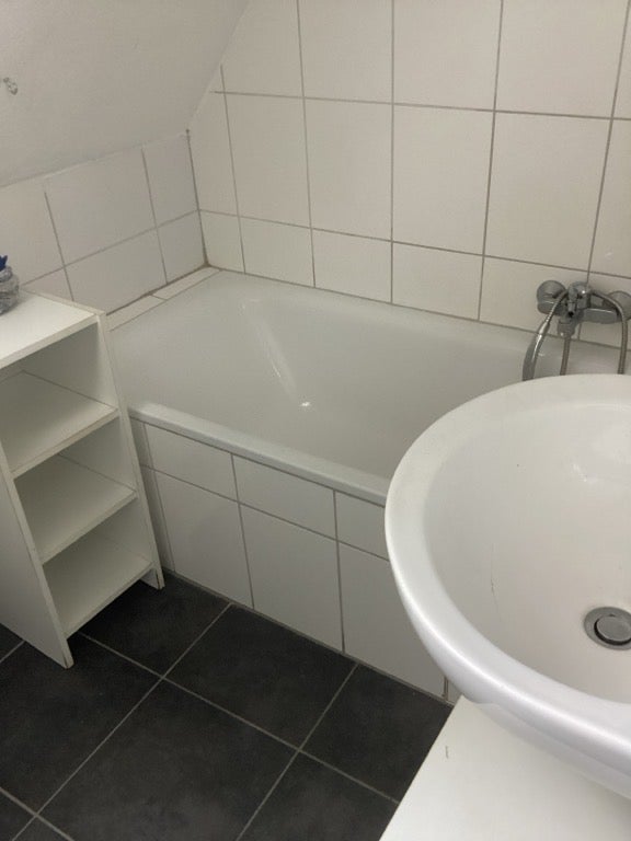 Gemütliche 2-Zimmer-Dachgeschoß-Wohnung in Neckarau! - Photo 1