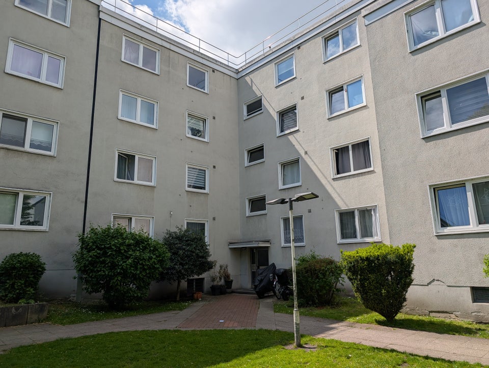 Miet mich - günstig geschnittene 3,5-Zimmer-Wohnung - Photo 1