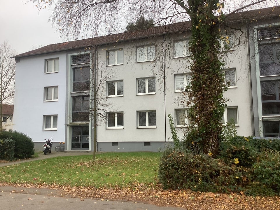 Schicke Wohnung mit neuem Boden - Photo 3