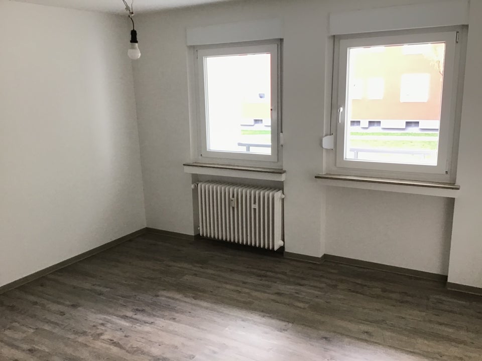 Praktische 2-Raumwohnung mit Balkon zu vermieten. - Photo 1