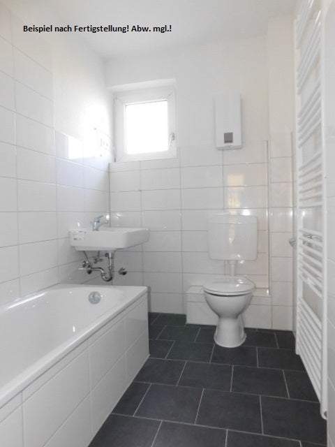 ***Geräumige renovierte 3-Zimmerwohnung im 5. OG bezugsfertig in zentraler Lage*** - Foto 4