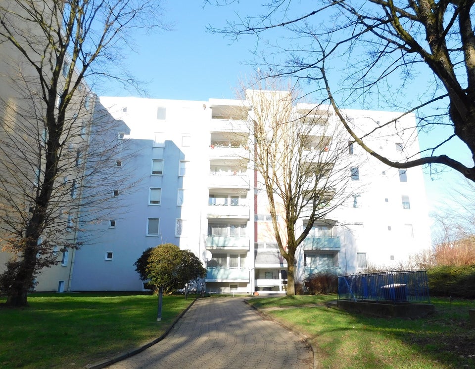 Frisch renovierte 3-Zi.-Whg. mit neuem Bad und neuem Boden - Foto 1