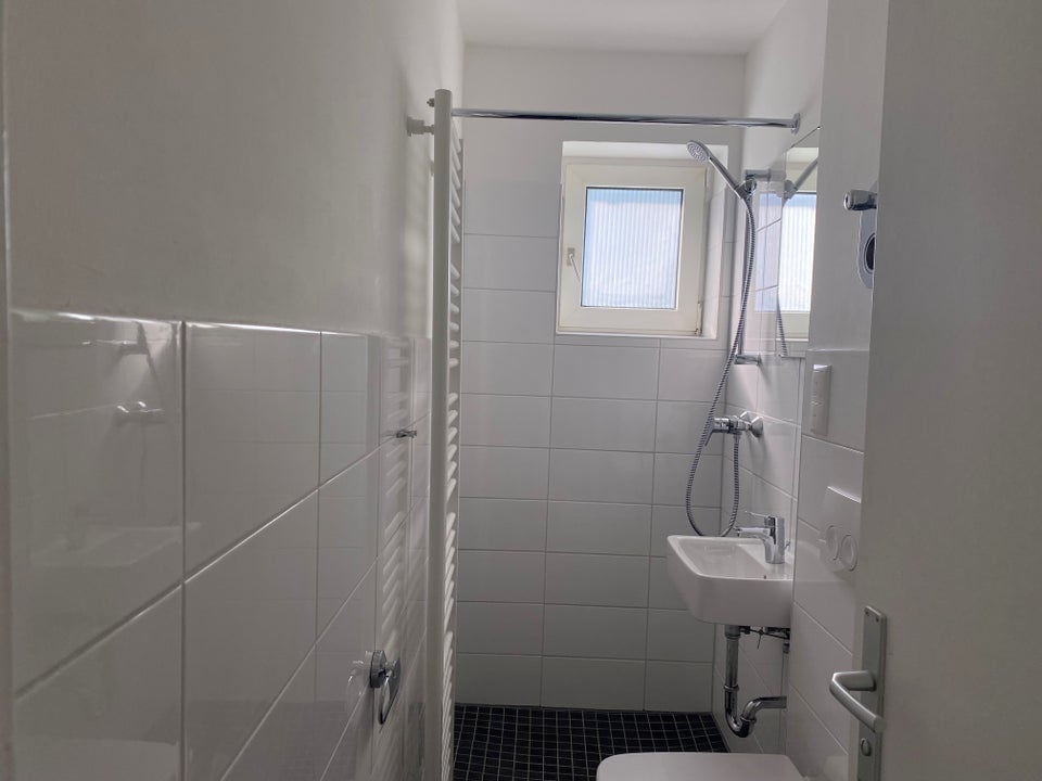 Renovierte 1-Zimmer-Wohnung mit Balkon - Foto 1
