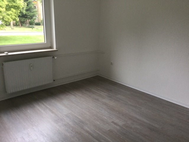 Bezugsfertge 4-Zimmer-Wohnung im EG mit 2 Balkonen! - Foto 1