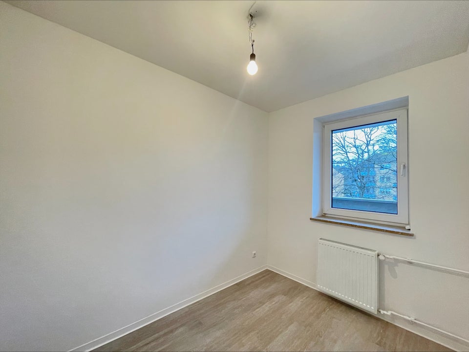 Großzügig geschnittene 2,5-Zi.-Wohnung mit Blick auf den Stadtpark! - Foto 2