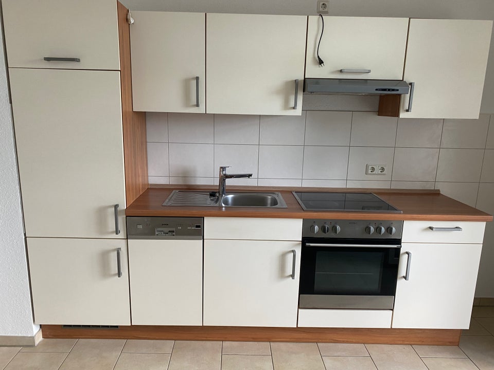 Zweiraumwohnung mit EBK und angrenzendem Ess-/Wohnbereich - Photo 2