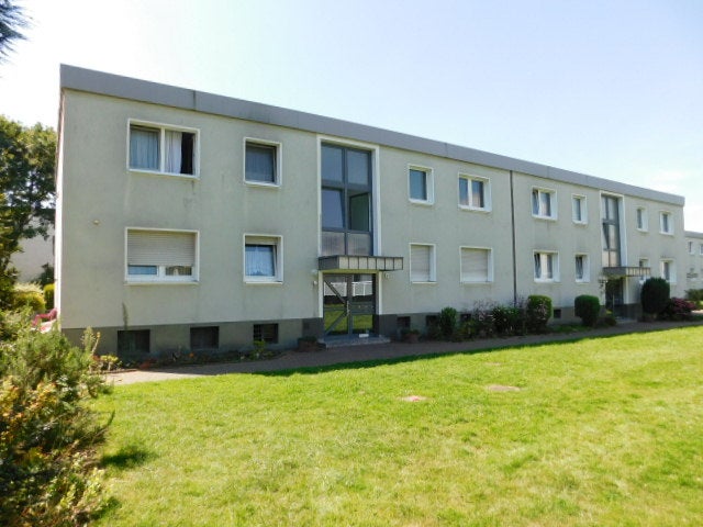 ***Top renoviert und bezugsfertig... 3-ZKDB mit Vinylboden und Balkon in ruhiger Umgebung*** - Foto 2