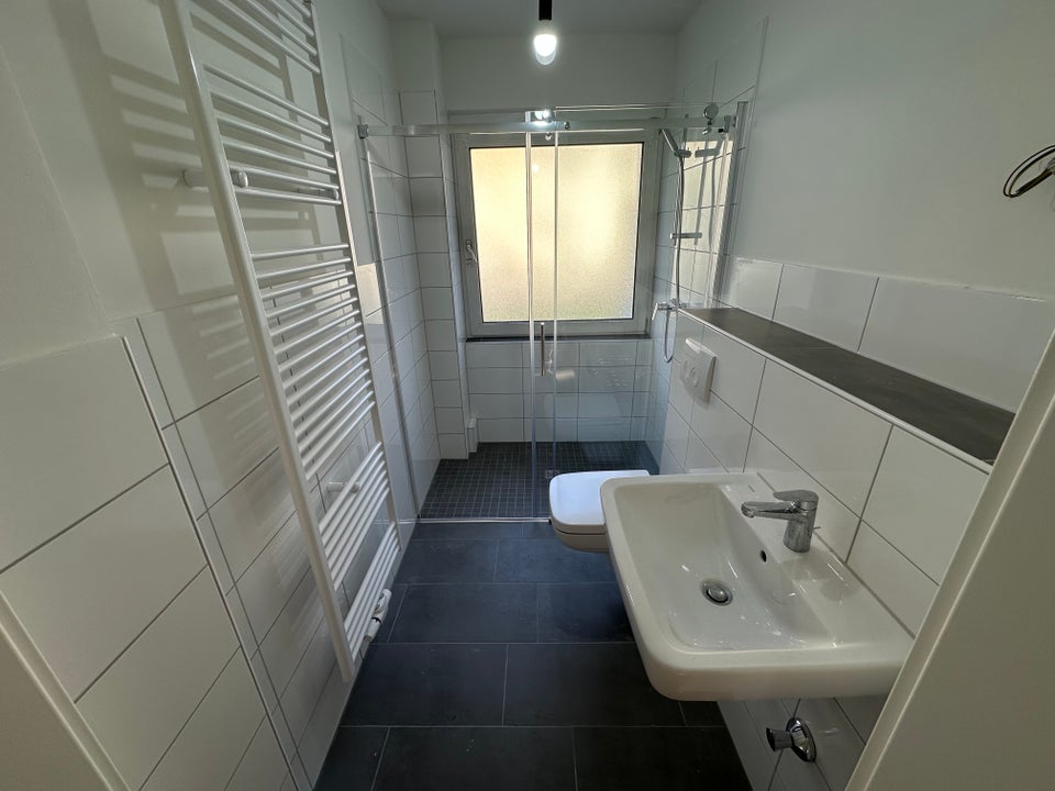 Eine besondere 3,5-Zimmer-Citywohnung über 2 Ebenen mit Blick ins Grüne! - Photo 3