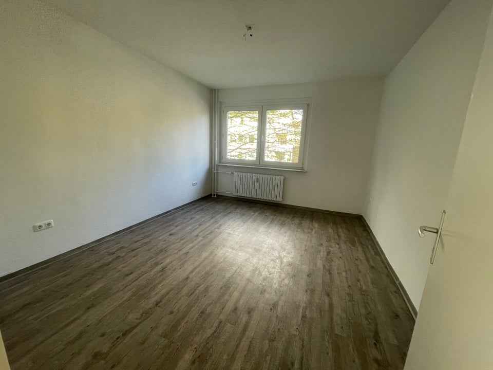 Neu renovierte 3,5-Zi.-Wohnung, zentral gelegen!!! - Photo 5