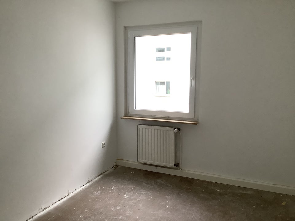 Langenberg: 3-Zi.-Whg. mit Tageslichtbad und Balkon, Übergabe ohne Oberboden - Photo 1