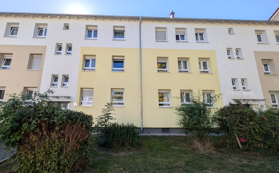 Sanierte Single-Wohnung mit neuer Einbauküche - Photo 1