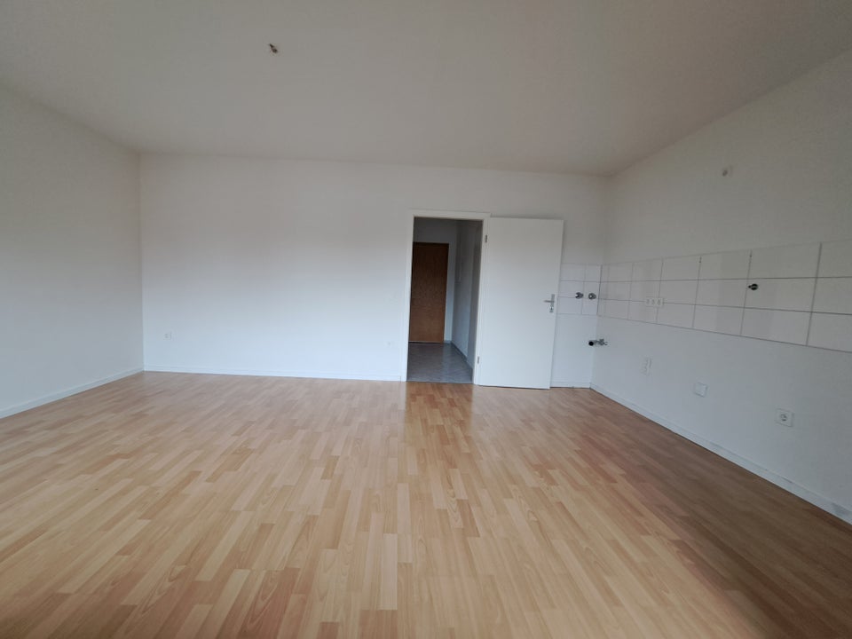 Schöne 2-Zimmerwohnung mit Dusche,2 Balkone und Laminat... - Photo 4