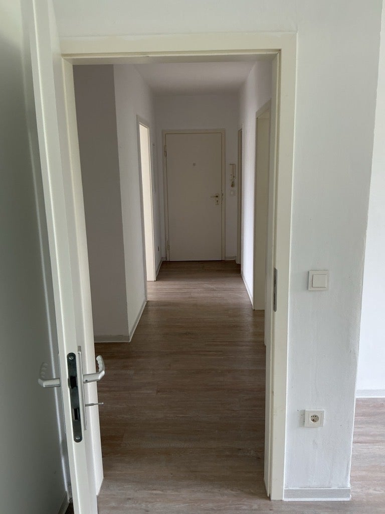 Nachmieter für Einzug ab sofort gesucht: 3-Zimmer-Wohnung mit Aufzug, modernem Bad und Balkon - Photo 5