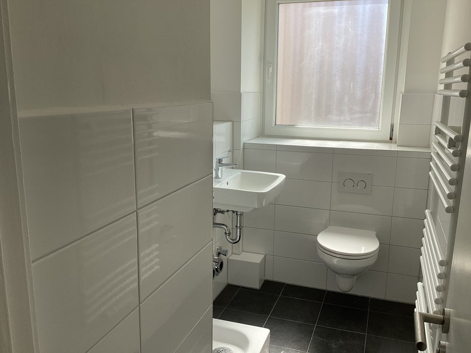 Nette Nachbarn gesucht: sanierte 2,5-Zimmer-Wohnung inmitten der Lübecker Altstadt. - Photo 3