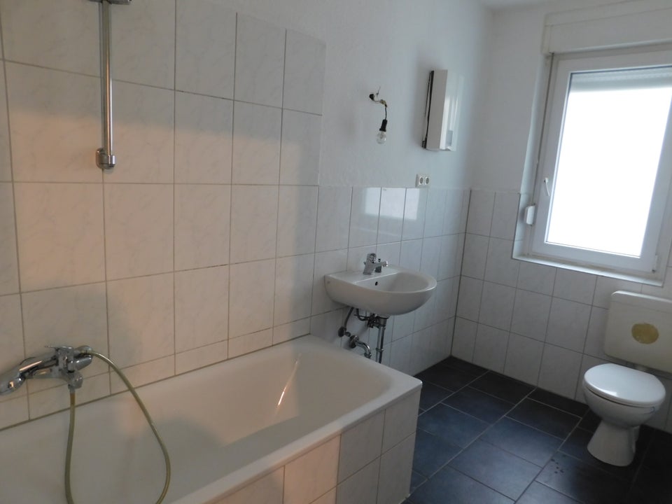 Großzügige 2-Zimmer-Wohnung mit Balkon! - Photo 4