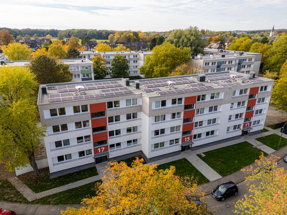 TOP renovierte Wohnung mit neuem Bad und Einbauküche ! - Photo 5