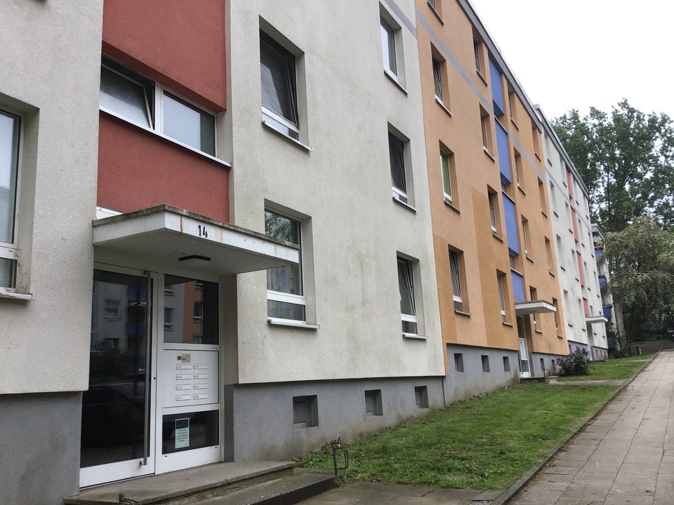 Für Ihre Familie: geräumige 3-Zimmer-Wohnung mit Balkon und Blick ins Grüne! - Photo 4