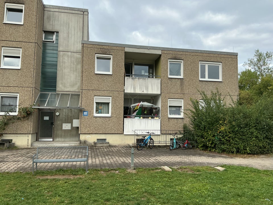 Platz für die ganze Familie - renovierte 5-Zimmer Wohnung - Foto 2