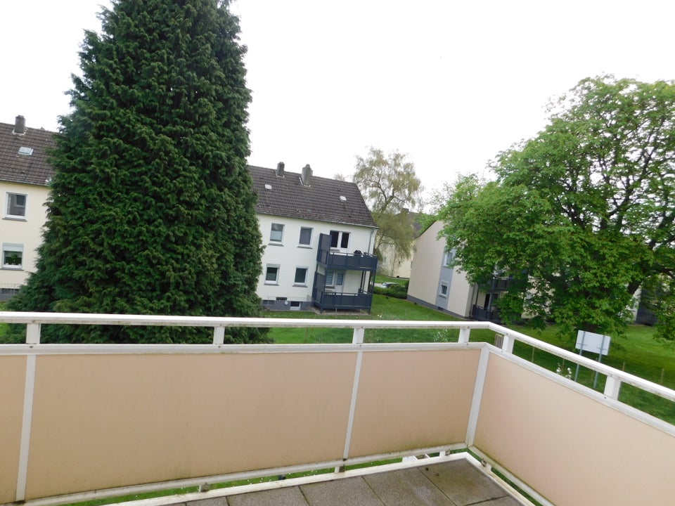 Schöne 3-Zimmer-Wohnung mit großem Balkon! - Foto 3