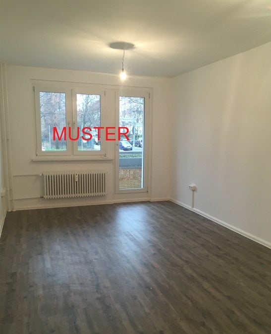 Einzug im Oktober!! Renovierte 3 Zimmer- Wohnung - Photo 2