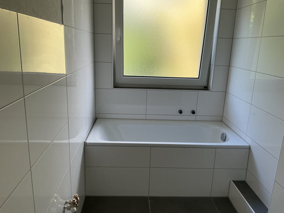 Die gefällt mir: günstige 3-Zimmer-Wohnung - Foto 4