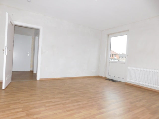 ***Nette Nachbarn gesucht: Renovierte 3-Zimmer-Wohnung mit Balkon in ruhiger Umgebung*** - Foto 1