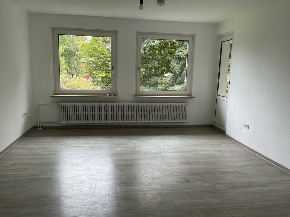 Etwas besonderes: günstige 3-Zimmer-Wohnung - Foto 1