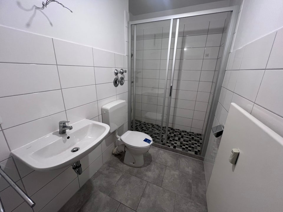 Verkehrsgünstig und doch ruhig gelegene modernisierte Wohnung - Foto 2