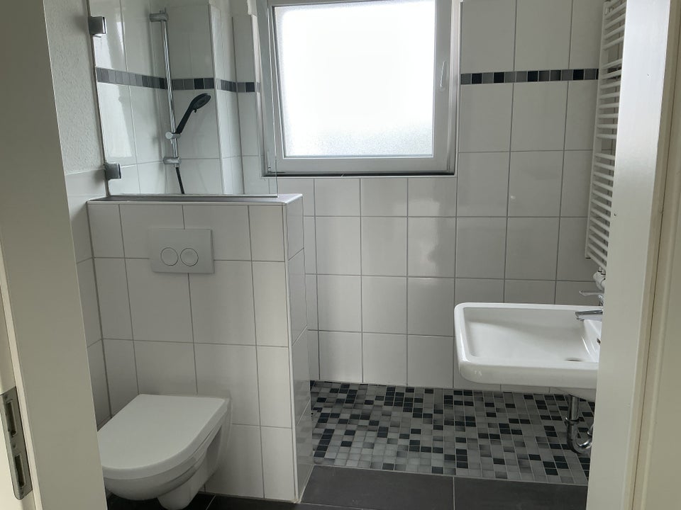 Einzug kurzfristig möglich!!! sehr schöne 2,5-Zi.-Wohnung mit Balkon - Foto 4