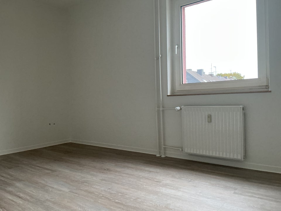 Da kommt man gern Heim. Flotte, bezugsfertige 3-Zimmer-Wohnung mit Balkon! - Foto 5