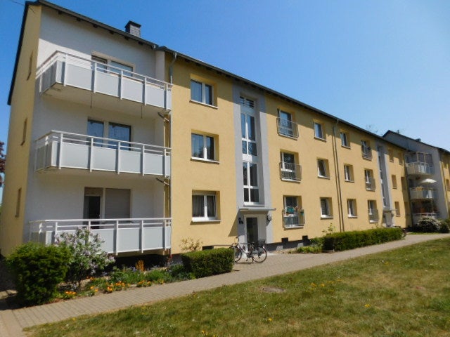 Bezugsfertige 3-Zimmerwohnung im 2. OG mit Balkon in zentraler Lage... - Photo 4