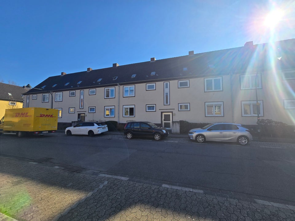 2 Zimmer plus Wohnküche in Düsseldorf Reisholz - Photo 3