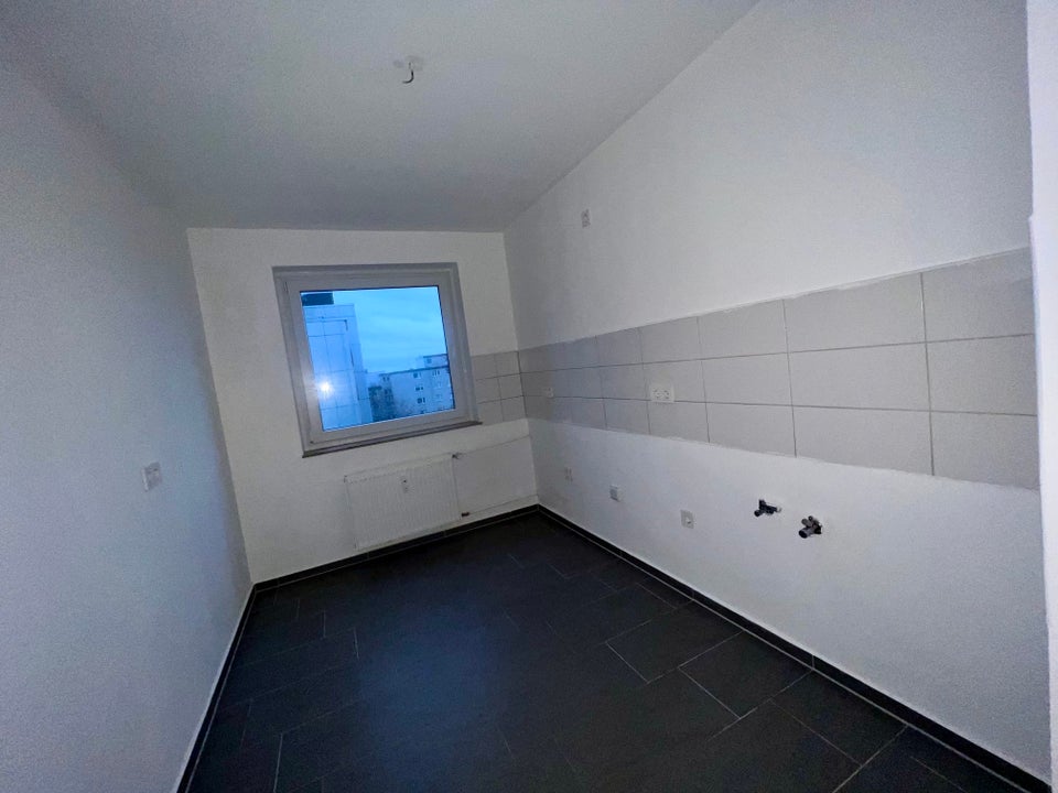 Modernisierte 2-Zimmerwohnung mit Balkon ab sofort - Photo 3